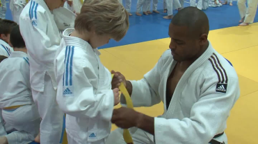 Alunos da Escola Judo Nuno Delgado Recebem Novos Cintos
