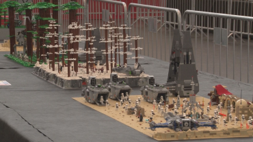 Legos Invadem Fórum Luís de Camões