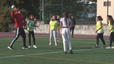 Alunos Escola Mães d´Água Jogam Andebol com Equipa Senior do Benfica