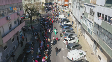 Foliões Desfilam pelas Ruas da Falagueira-Venda Nova