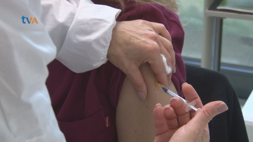 COVID-19: Professores e Pessoal Não Docente Começam a ser Vacinados no Fim de Semana