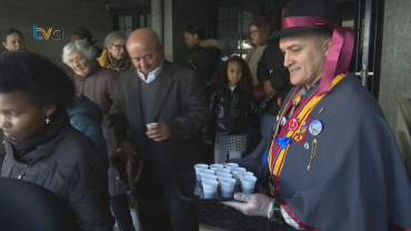 Confraria Gastronómica Distribui Vinho Quente e Pão de Ló na Igreja da Brandoa