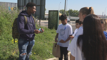 Crianças e Jovens Falam com a Comunidade sobre Maus Tratos na Infância