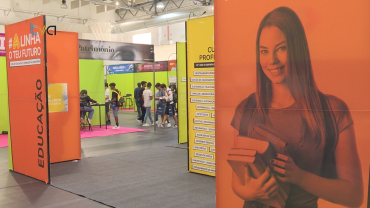 Alunos Visitam Feira de Educação e Formação e Refletem Sobre o Futuro