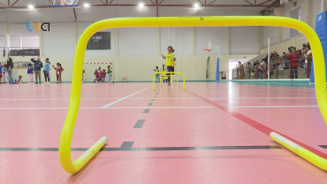Crianças Divertem-se a Praticar Atletismo