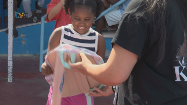ASSACM Entrega Material Escolar a Crianças da Cova da Moura
