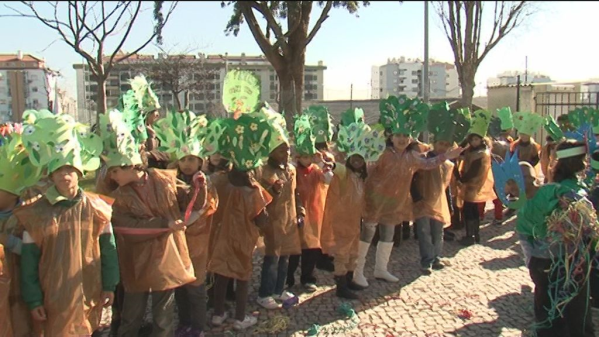 Desfile de Carnaval no Agrupamento de Escolas Roque Gameiro