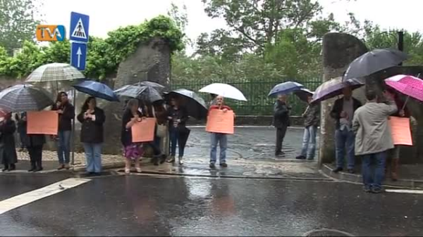 Pais Manifestam-se contra o Encerramento da EB1 A-da-Beja