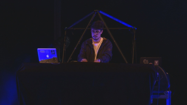 KKing Kong no Parque Central - Zeca Afonso