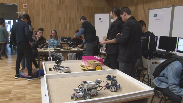 Escola Seomara da Costa Primo Promove Jornadas de Informática
