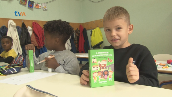 Crianças da Falagueira-Venda Nova Recebem Jogo Didático para Descobirem a Freguesia